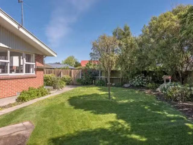 House for sale in Chaslands, Canterbury