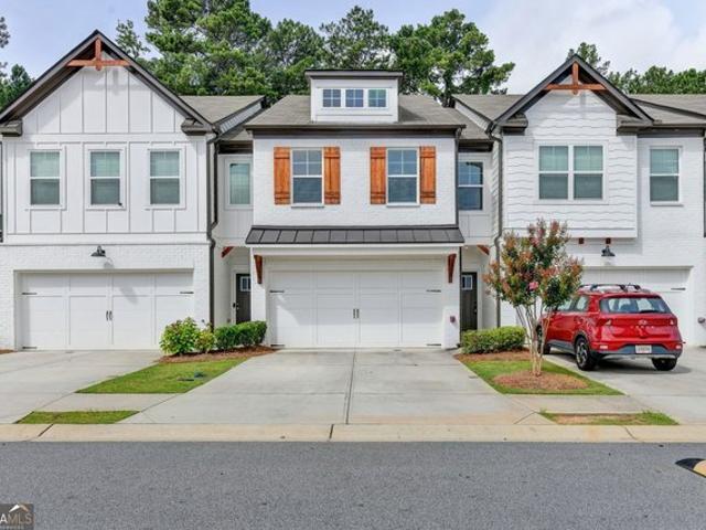 Townhouse for sale in Auburn, Georgia