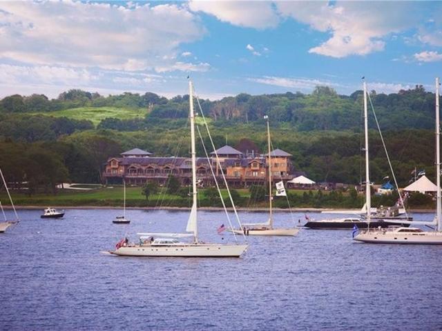 Condo for sale in Portsmouth, Rhode Island
