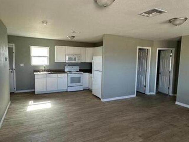House for sale in La Pryor