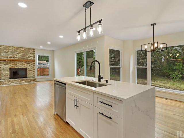 House for sale in Algonquin, McHenry County