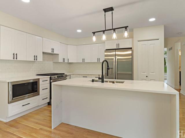 House for sale in Mchenry, Illinois