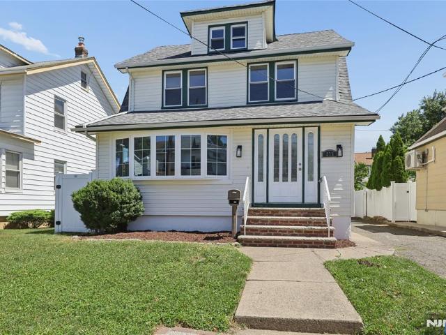 House for sale in Teaneck, New Jersey