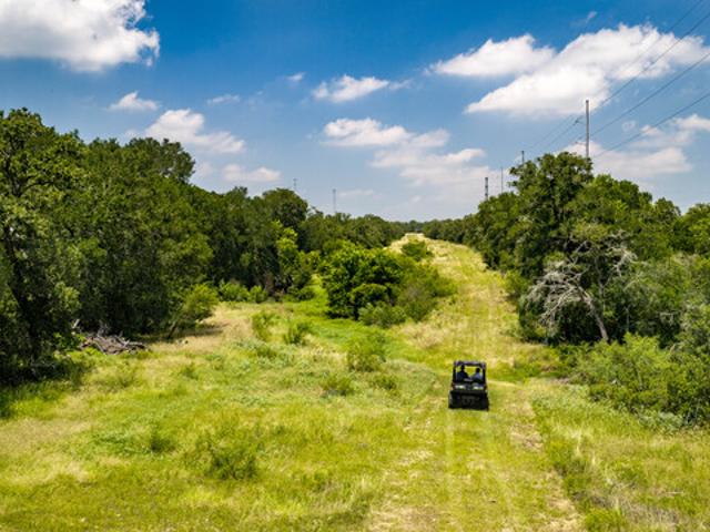 Farm for sale in Kingsbury, Texas