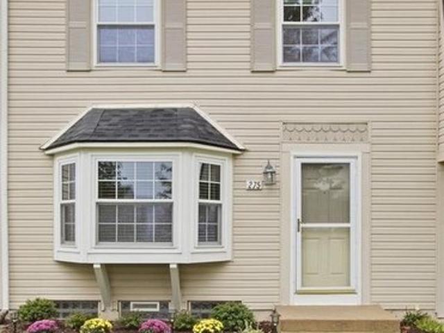 Townhouse for sale in Walled Lake, Michigan