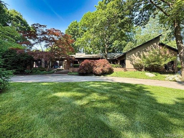 House for sale in Echo Ridge, Bloomfield Hills