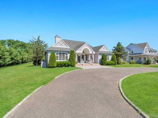 House for sale in Bohemia, New York