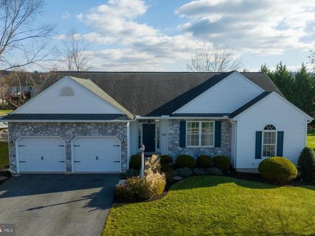 House for sale in Mount Wolf, Pennsylvania
