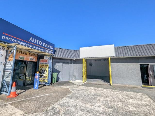 Warehouse for rent in Toombul, Queensland