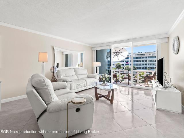 Apartment for sale in Palm Beach, Florida