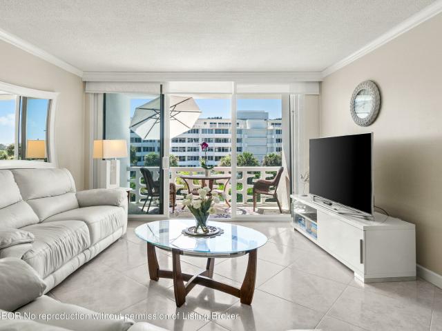 Apartment for sale in Palm Beach