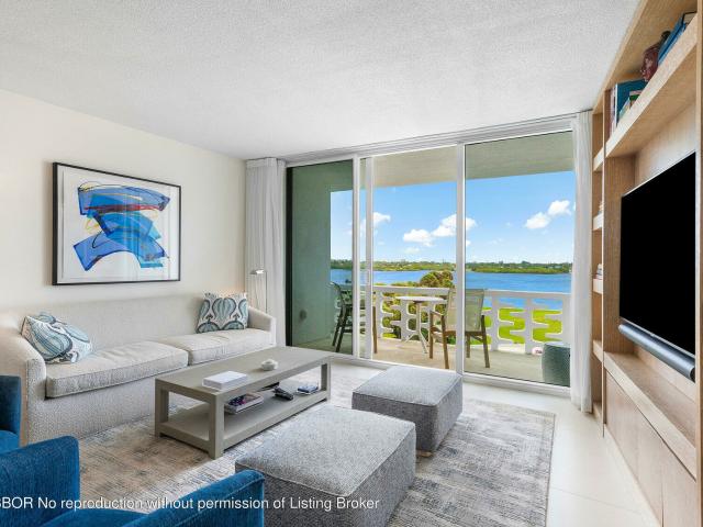 Apartment for sale in Palm Beach