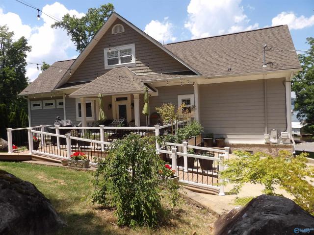 House for sale in Guntersville, Alabama