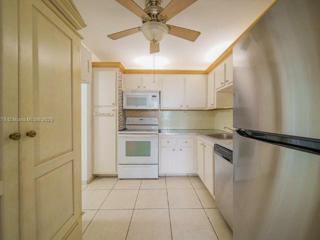 Condo for rent in Hollywood