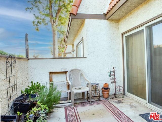 Condo for sale in Canyon Country, California