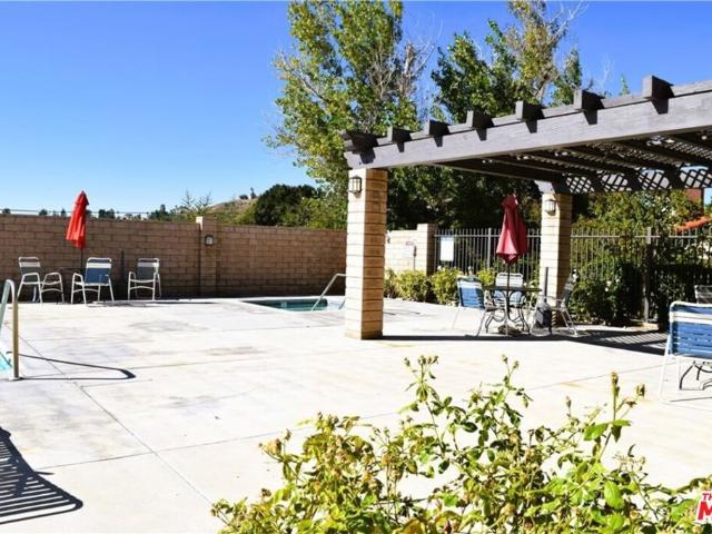 Townhouse for sale in Canyon Country, California