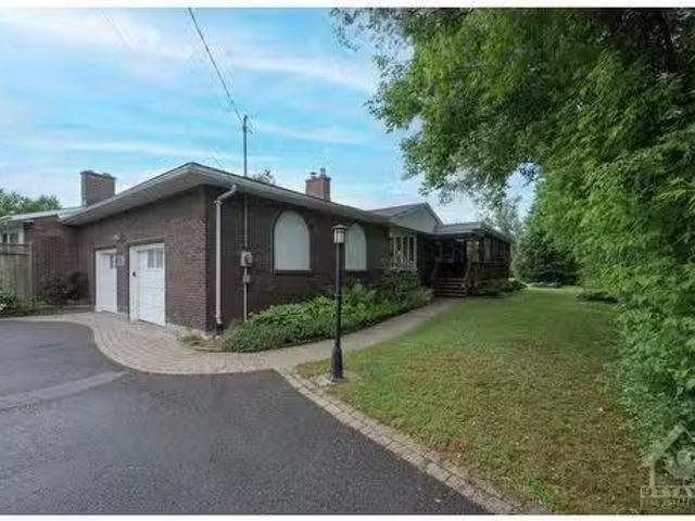 House for sale in Gloucester, Ontario