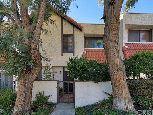 Townhouse for sale in Canyon Country, California