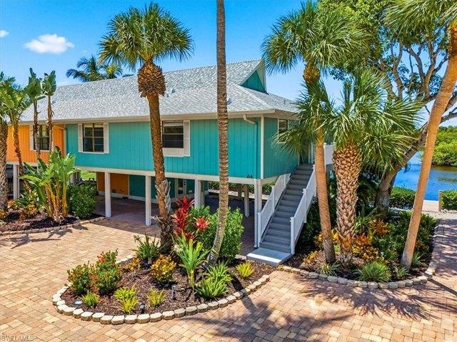 Condo for sale in Bonita Springs, Florida