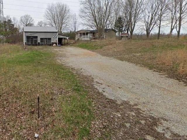 House for sale in Pekin, Indiana