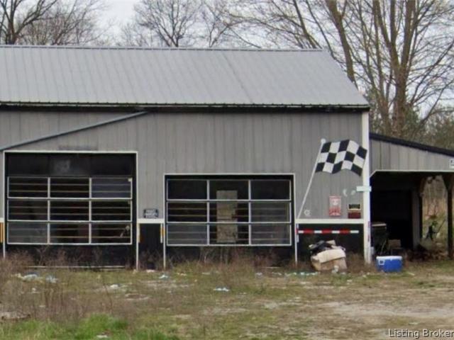 House for sale in Pekin, Indiana