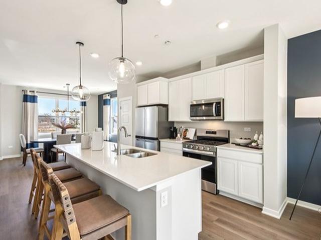 Townhouse for sale in Warrenville, DuPage County