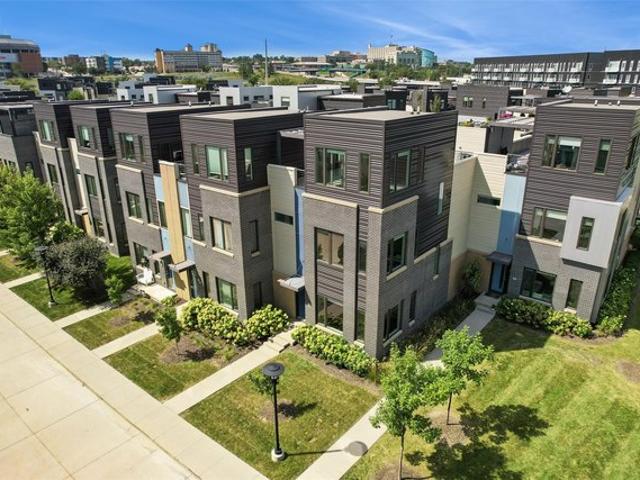 Townhouse for sale in Des Moines, Iowa