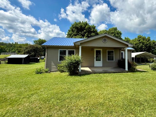 House for sale in Flat Lick, Kentucky