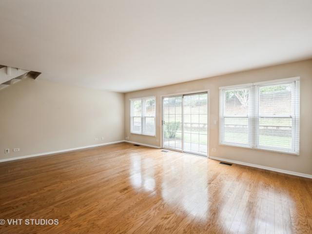 Townhouse for sale in Elk Grove Village