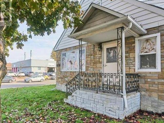 Commercial for sale in Rideau-Vanier, Ottawa