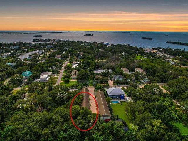 Townhouse for sale in Crystal Beach, Florida