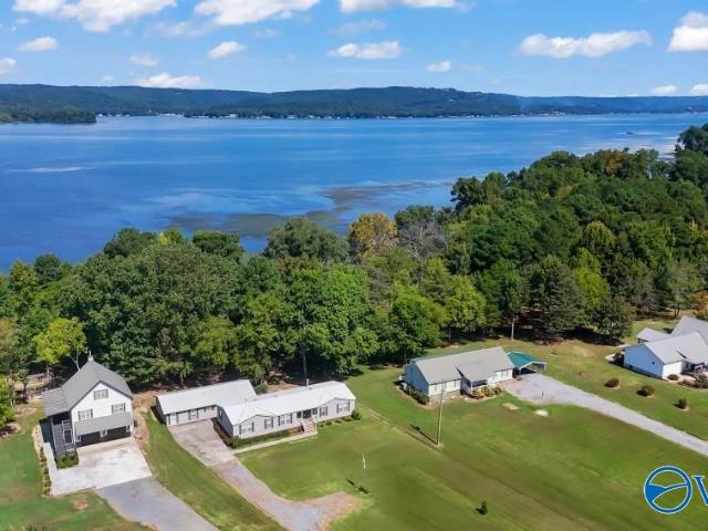 House for sale in Guntersville, Alabama