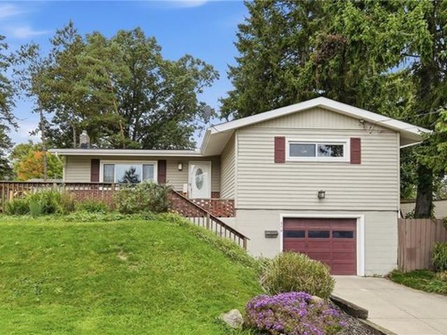 House for sale in North Springfield, Akron