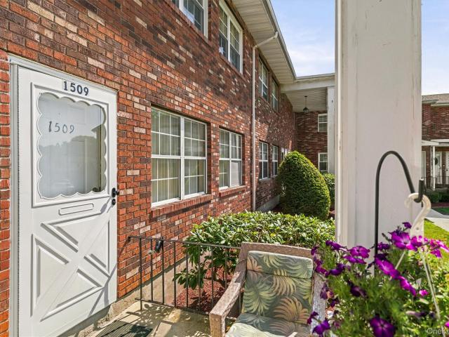 Condo for sale in Blooming Grove, New York