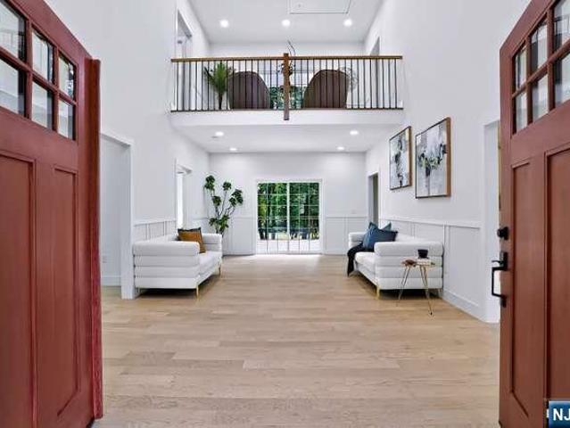House for sale in Woodcliff Lake, New Jersey
