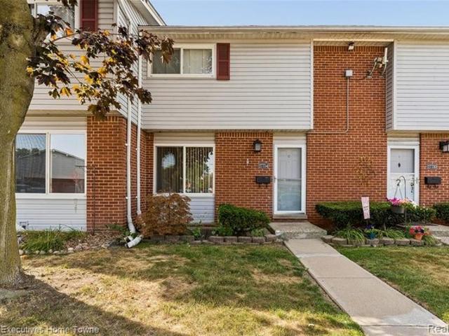 Townhouse for sale in Roseville, Michigan