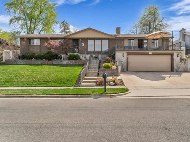 House for sale in Sandy, Utah