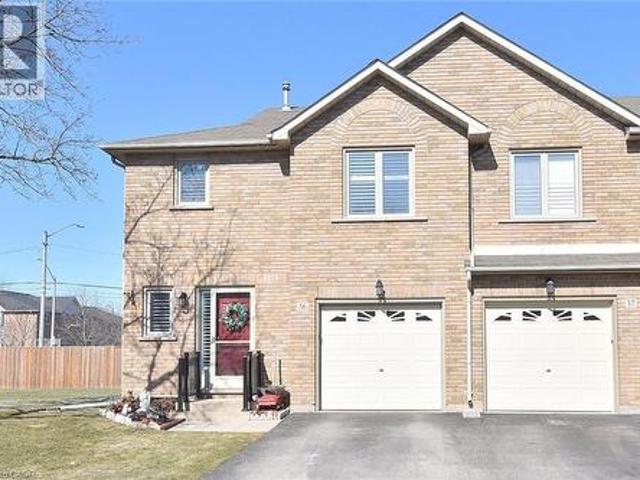 Townhouse for sale in Ancaster, Ontario