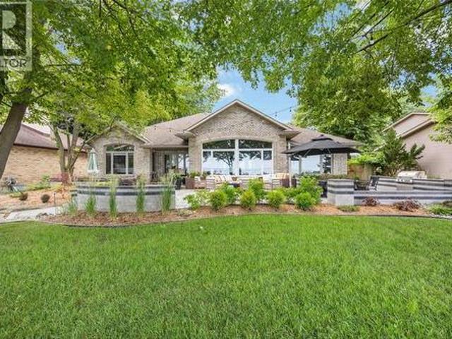 House for sale in Brights Grove, Ontario