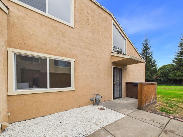 Townhouse for sale in Hayward, Alameda County
