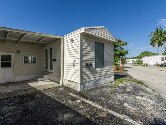 House for sale in Oakland Park, Broward County