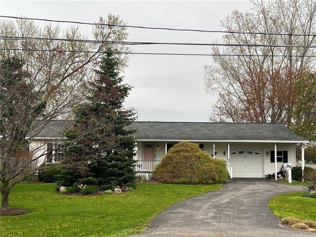 House for sale in Hamlin, New York