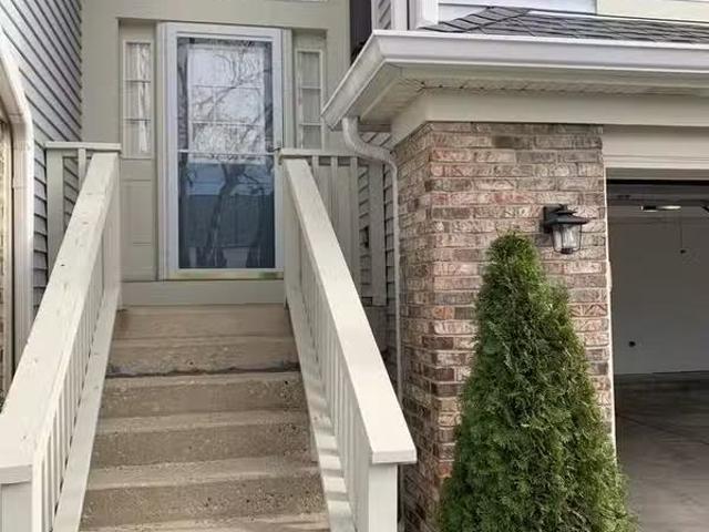 Condo for rent in Arlington Heights