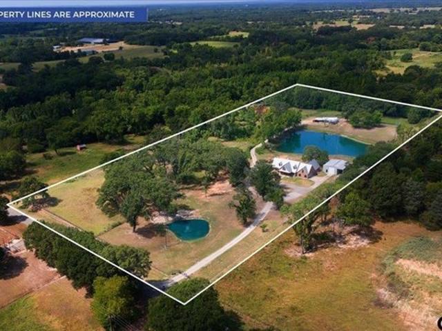 House for sale in Grand Saline, Texas