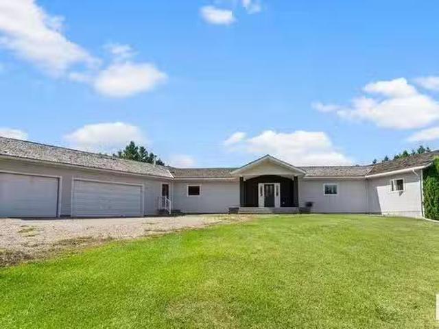 House for sale in Alberta