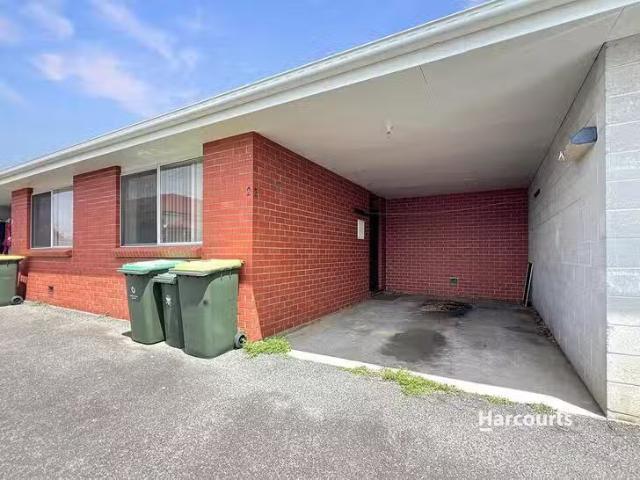 House for rent in Baynton East, Victoria