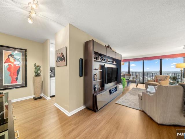 Condo for sale in Hackensack, New Jersey
