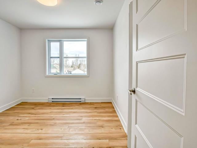 Apartment for rent in Saint-lin, Quebec