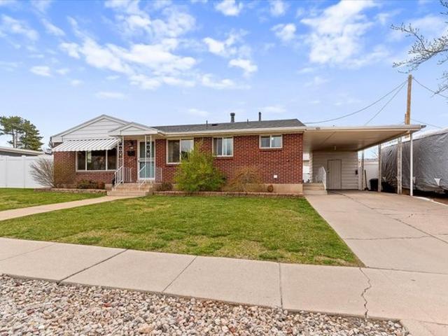House for sale in Clearfield, Utah