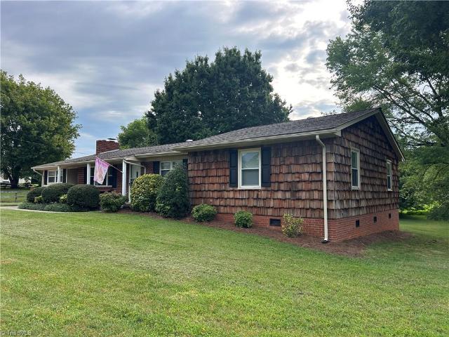 House for sale in Mount Airy, Surry County